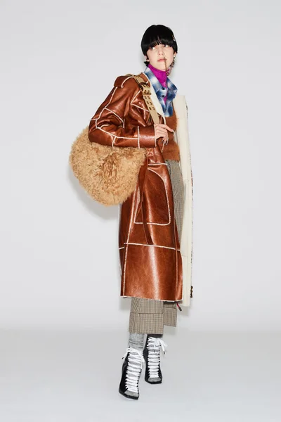 Look 3